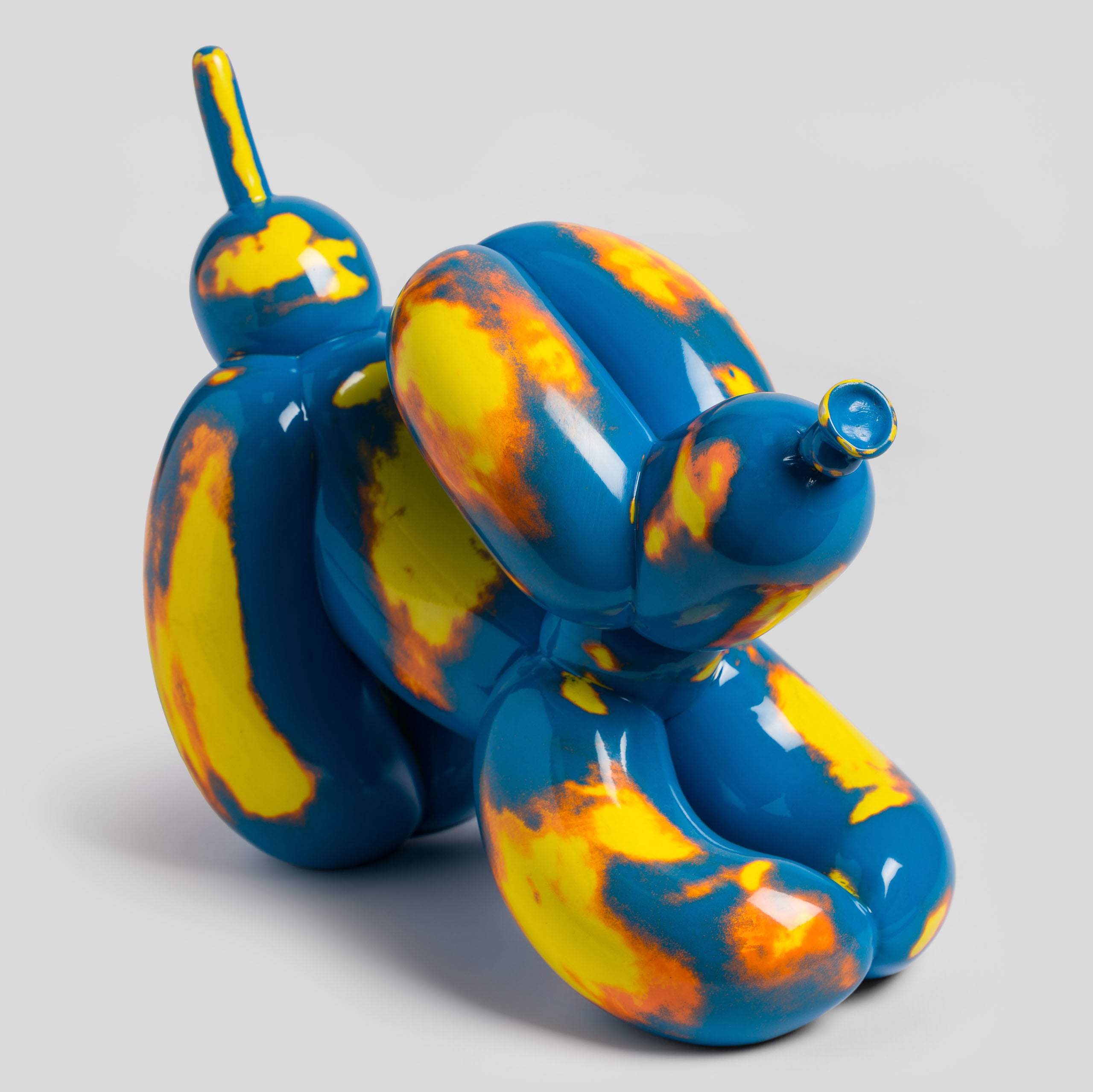 WHN SCU HUM 31531 Multi Layered Downward Balloon Dog 1